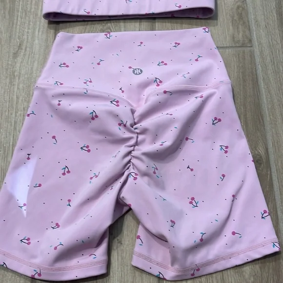 Astoria Luxe Blossom shorts + Sports bra 2 PC Set Cherry Polka Dots Sz XS - Picture 7 of 11